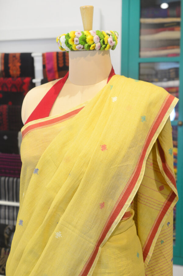 Hand spun and Handwoven light yellow soft cotton saree - Image 2