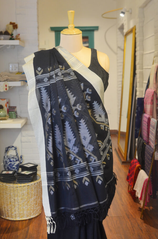 Hand spun and handwoven black soft cotton saree - Image 4