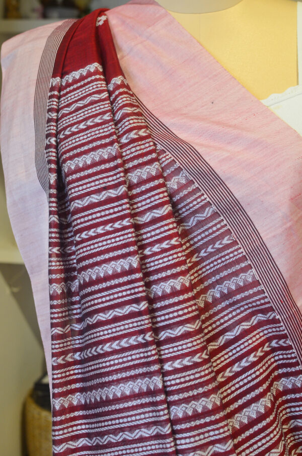 Maroon soft cotton saree with white and maroon dual tone border - Image 2