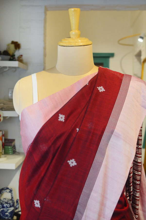 Maroon soft cotton saree with white and maroon dual tone border - Image 3