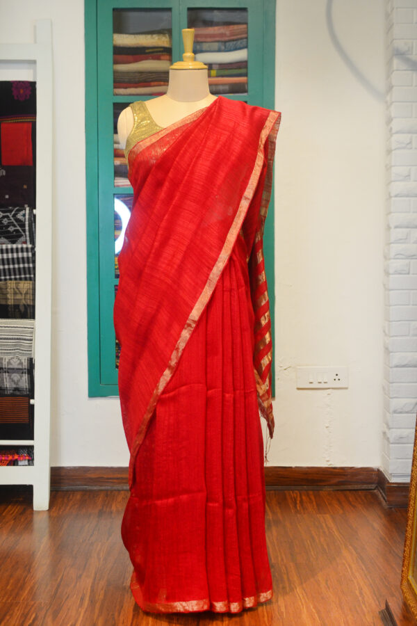 Red Matka silk saree with golden zari border - Image 3
