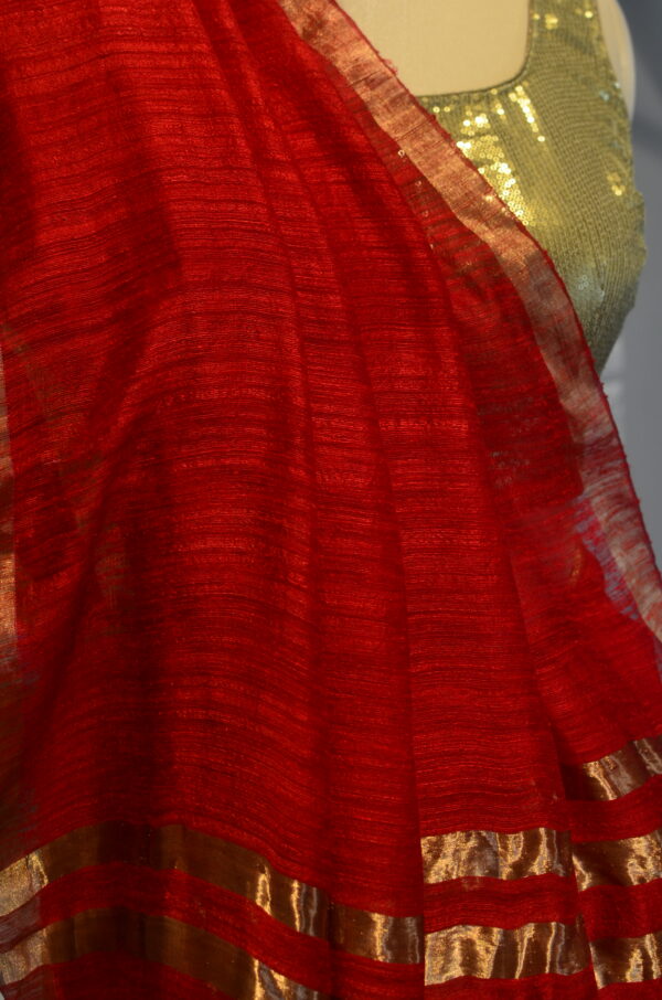 Red Matka silk saree with golden zari border - Image 6