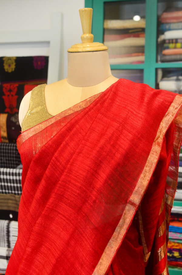 Red Matka silk saree with golden zari border - Image 9