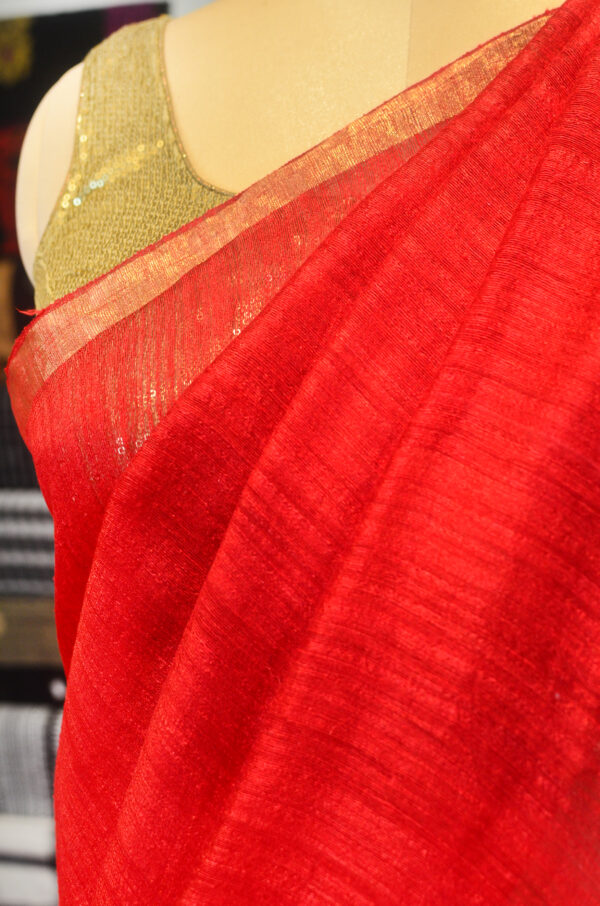 Red Matka silk saree with golden zari border - Image 5