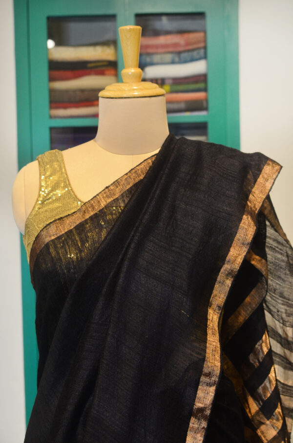 Black Matka silk saree with golden zari border - Image 3