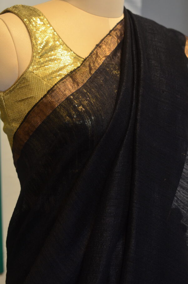Black Matka silk saree with golden zari border - Image 4