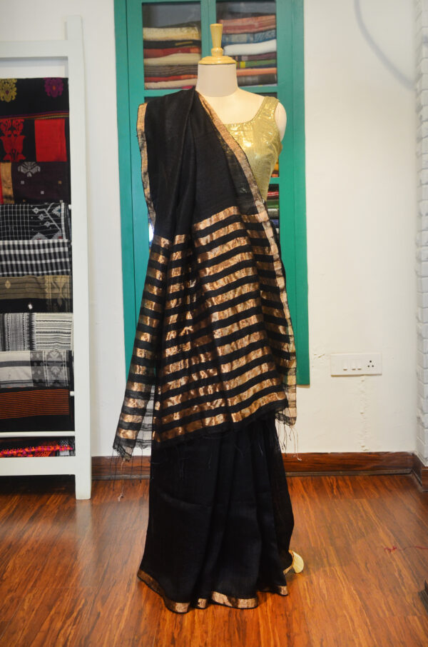 Black Matka silk saree with golden zari border - Image 6