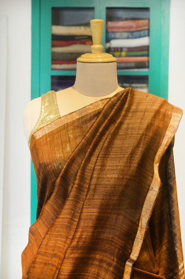 Coffee colour Matka silk saree with golden zari border - Image 2
