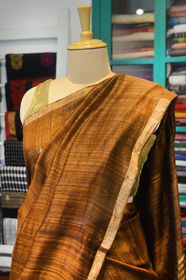 Coffee colour Matka silk saree with golden zari border - Image 4