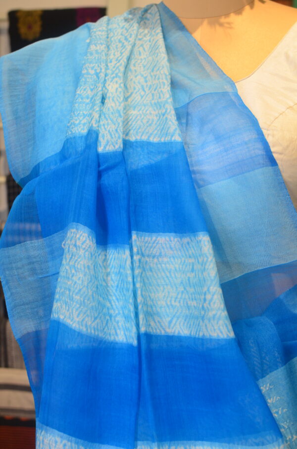 Shibori pure Matka silk Light blue and white tie and dye shibori - Image 5