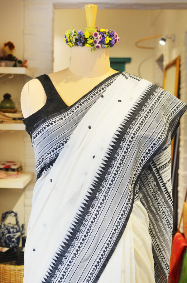 White and Black cotton saree Naksha paar work and all over small butis - Image 2