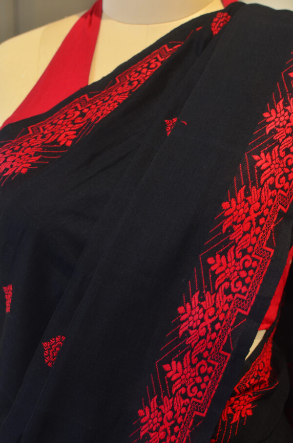 Black and Red cotton saree with red Naksha paar work and motifs all over - Image 6