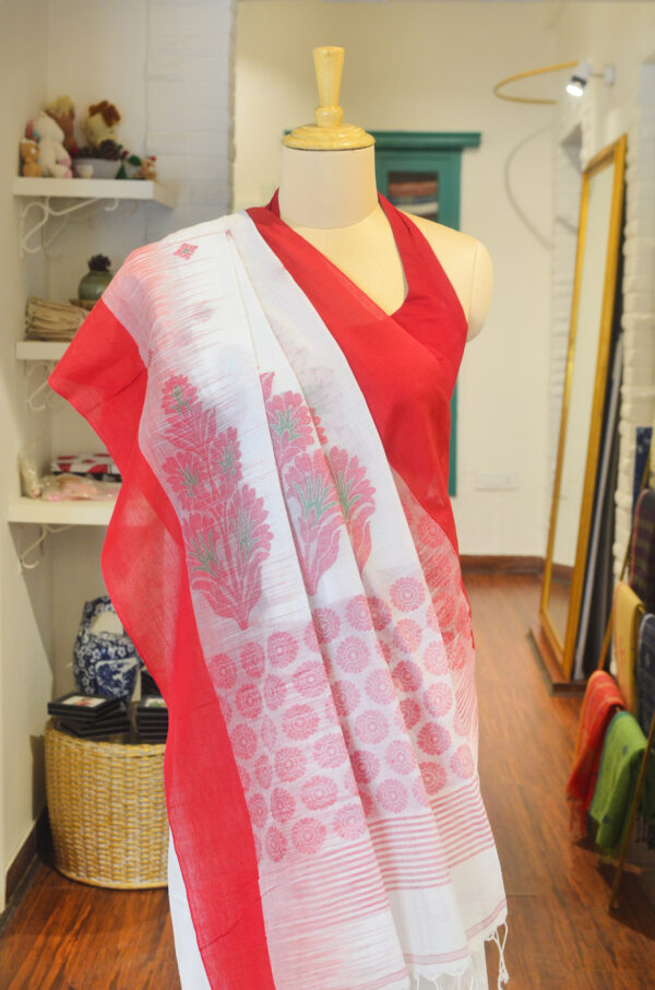 White and Red soft cotton saree - Image 7