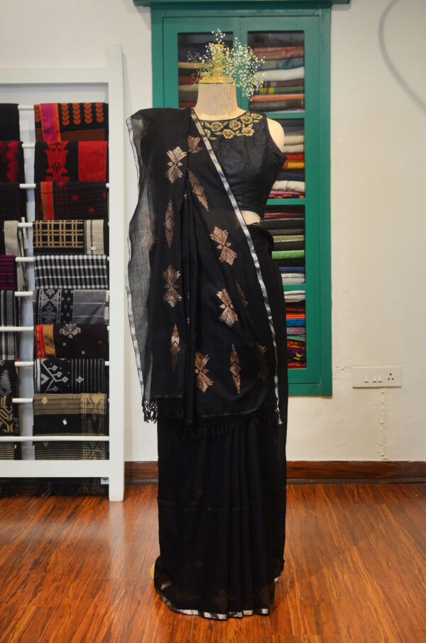 Hand spun and hand-woven black soft cotton saree - Image 6