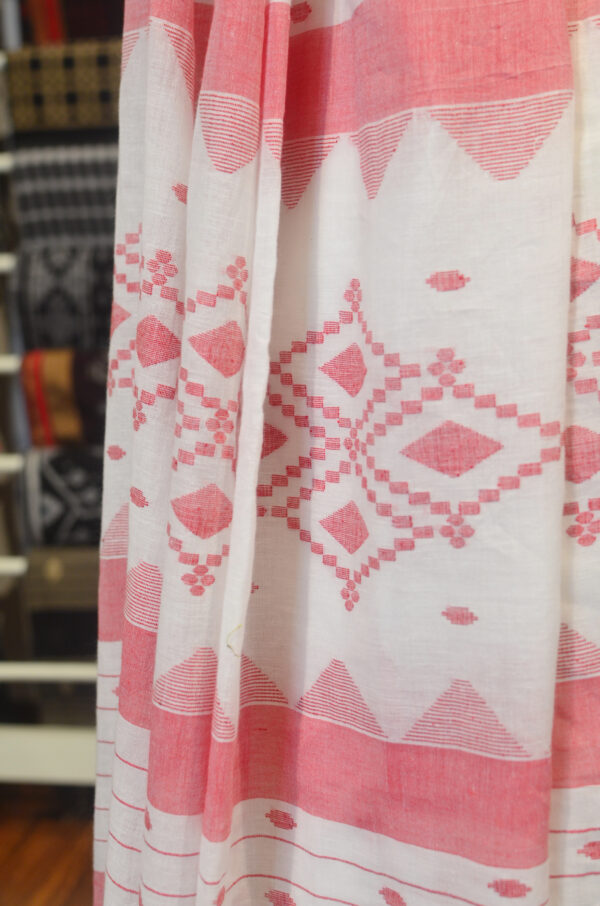 Hand spun and hand-woven. Milk white soft cotton saree - Image 8