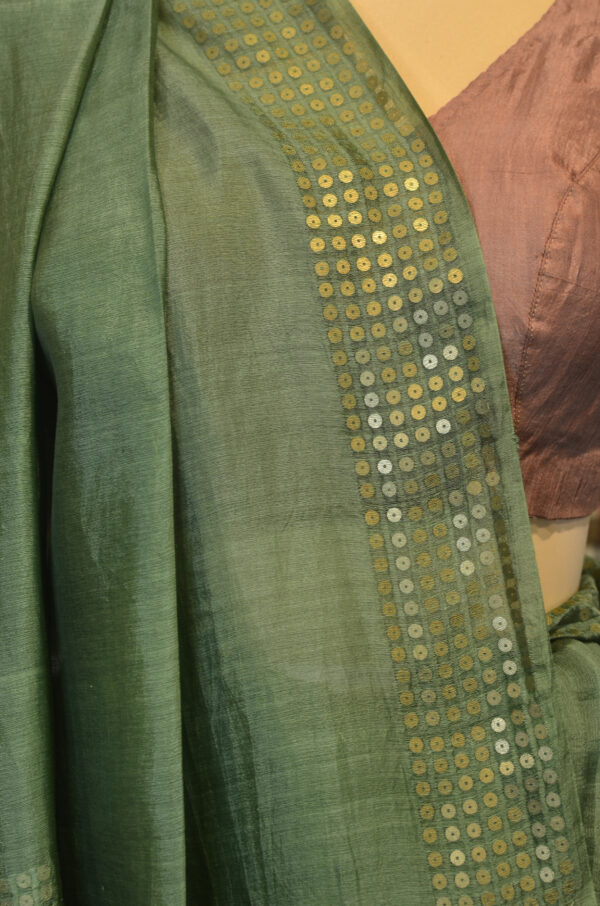 Handspun Handwoven Green Mulberry Silk Saree - Image 4