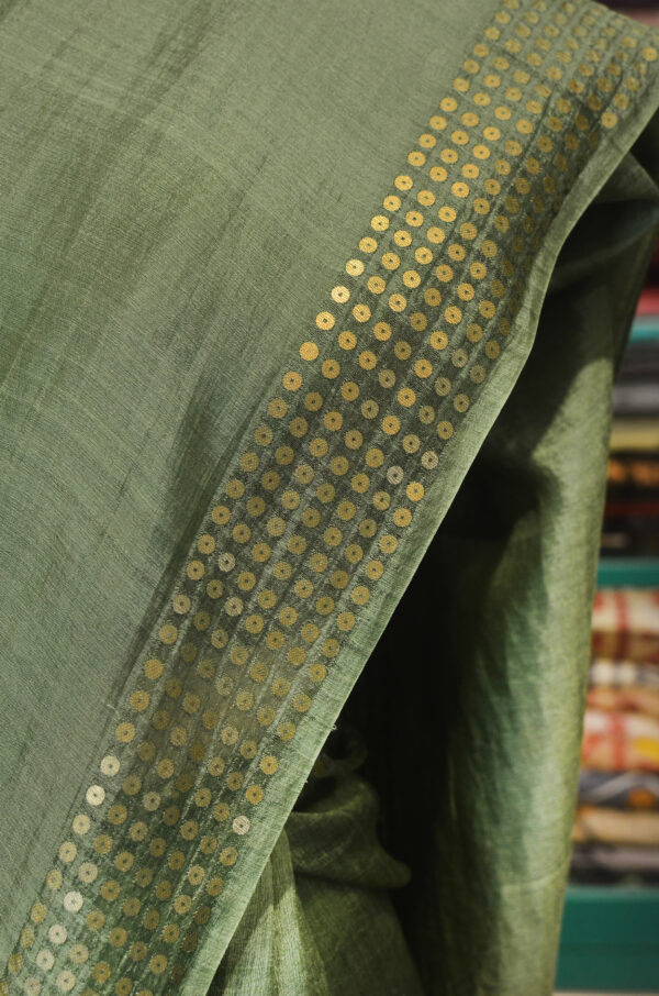 Handspun Handwoven Green Mulberry Silk Saree - Image 2